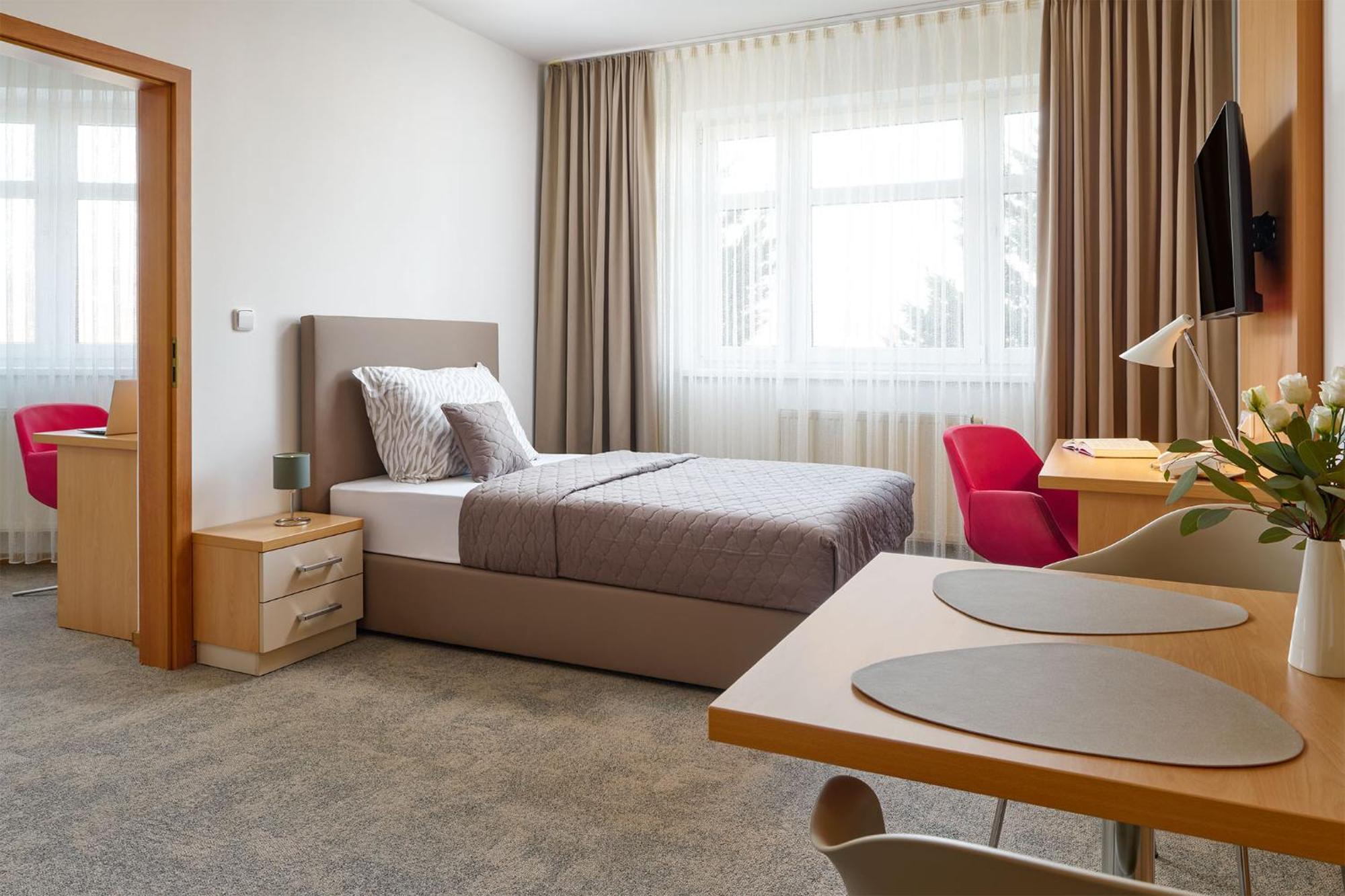 Hotel Osvit Mladá Boleslav Esterno foto